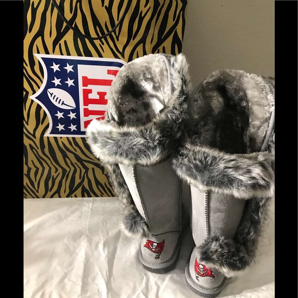 Boots - Picture 5 of 6